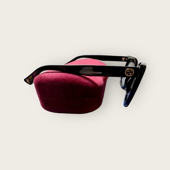 Gucci Sunglasses 💯 Authentic- New - Classic black with gold accents - NWT - Picture 6 of 9